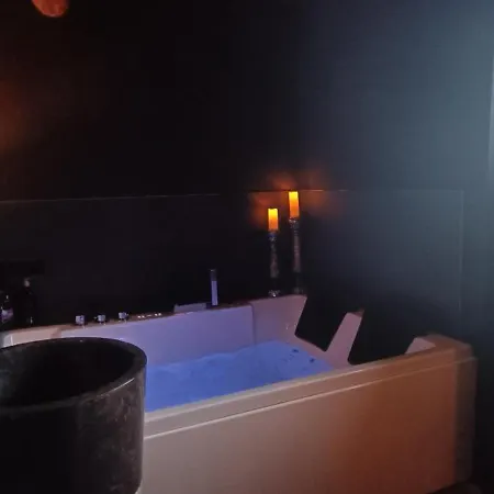 Blacq Luxe, Balnéo, Sauna 50 Nuances De Grey * Boeschepe